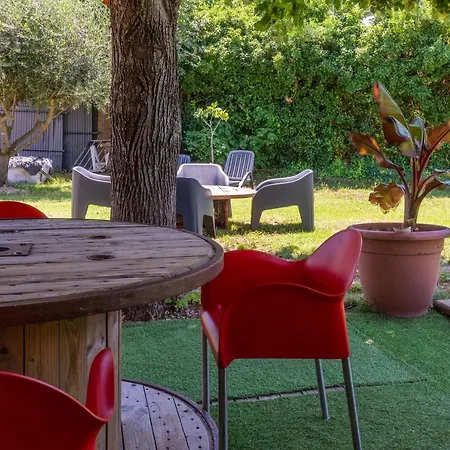 Villa Rez De - *